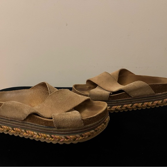 Chunky suede Platform Sandals - Picture 5 of 11